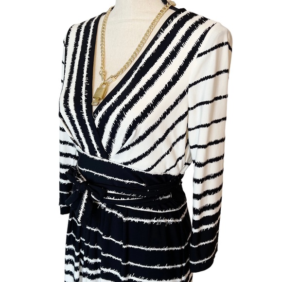 Authentic Louis Vuitton | 302 Brass Padlock and Key Set - Picture 6 of 6